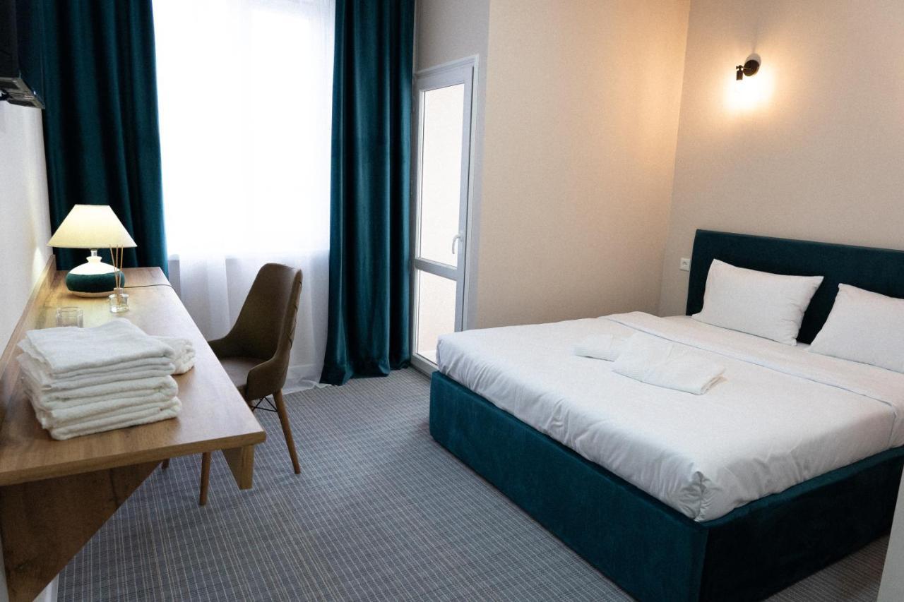 Jardin Hotel Aktobe Eksteriør billede